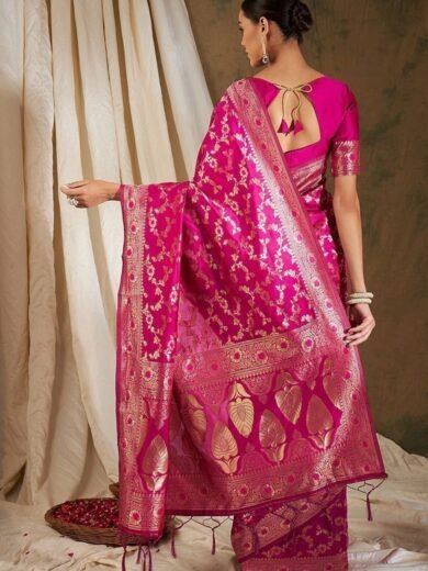 Pink Woven Floral Work Banarasi Silk Saree Set - Image 5