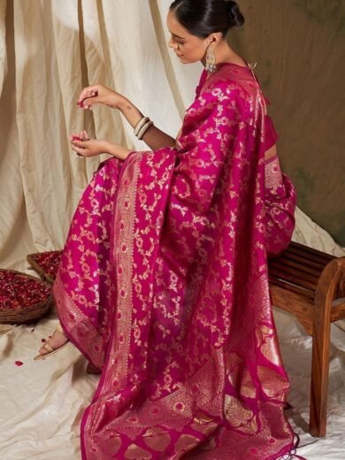 Pink Woven Floral Work Banarasi Silk Saree Set - Image 2